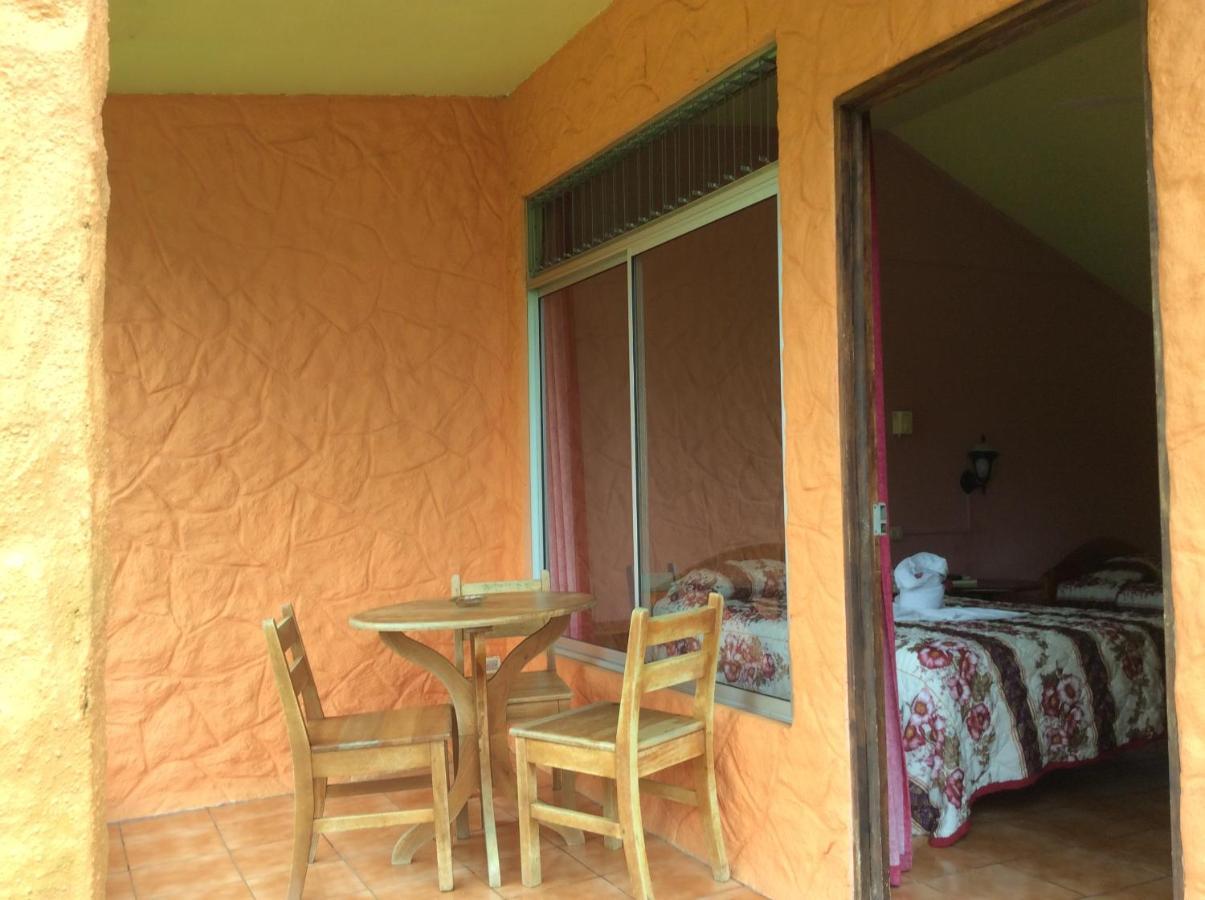 Cabinas Los Guayabos 호텔 La Fortuna 외부 사진