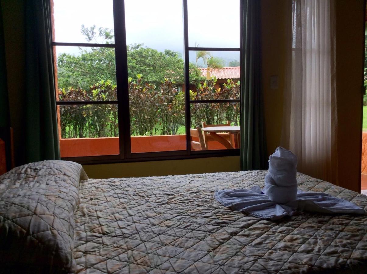 Cabinas Los Guayabos 호텔 La Fortuna 외부 사진
